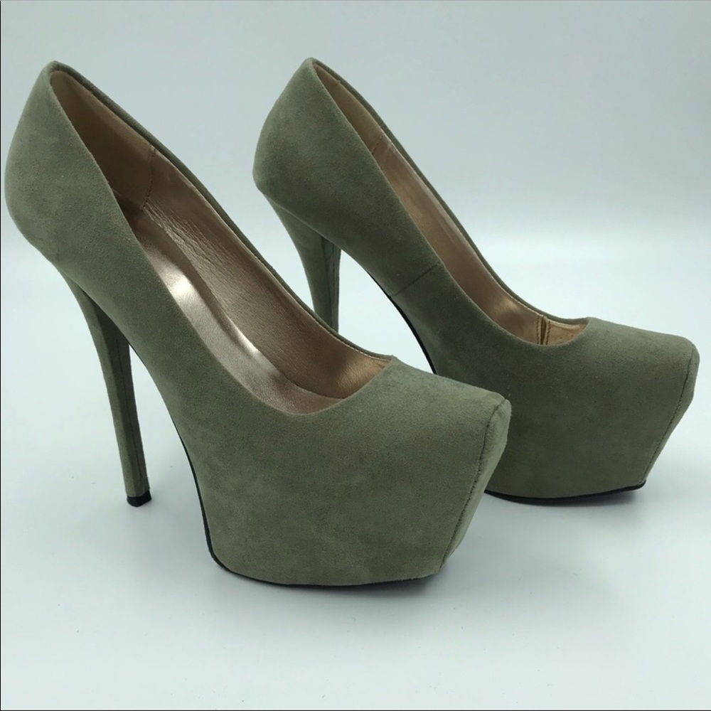 Quips Green Platform Pumps
